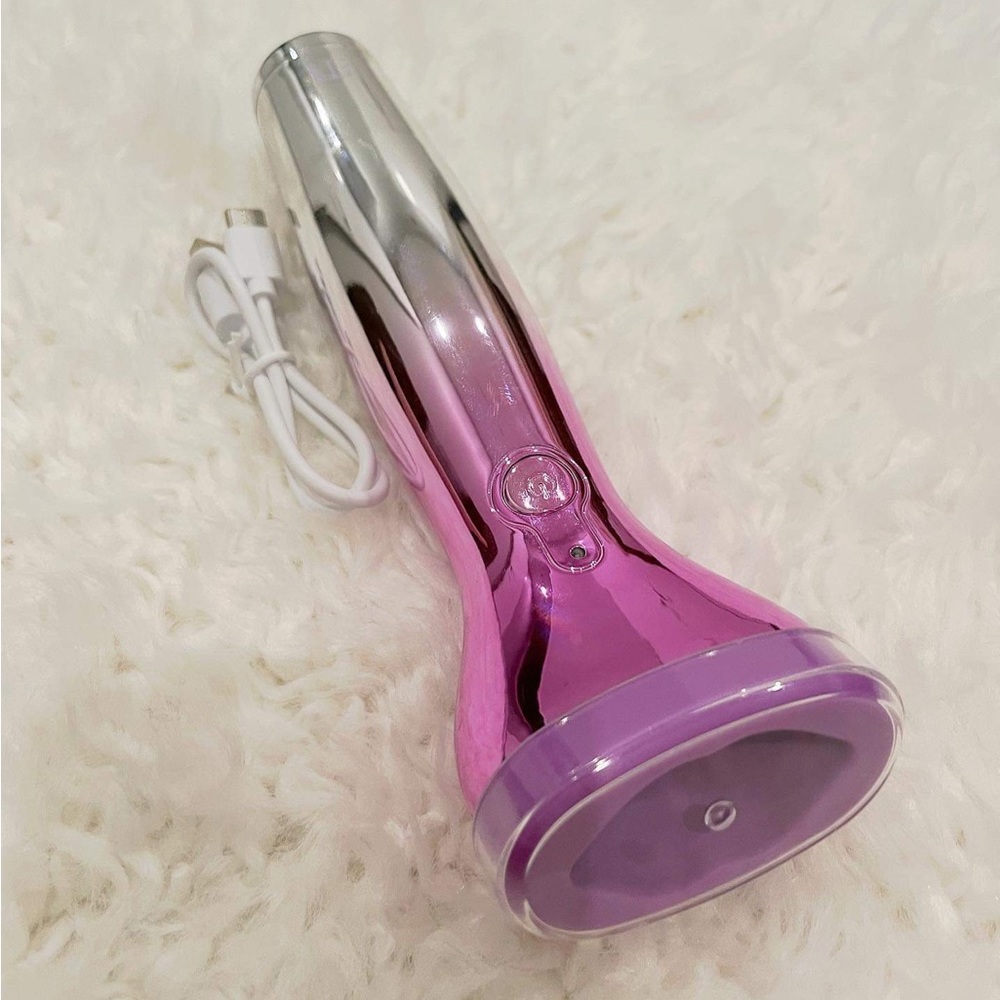 The Lip Gizmo, By Beambo.